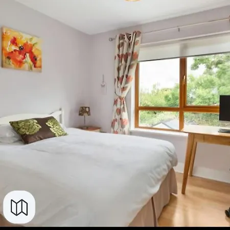 Stylish 2 Bed In With En-suite And Parking