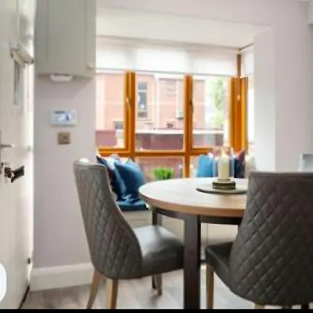 Stylish 2 Bed In With En-suite And Parking Kilcock